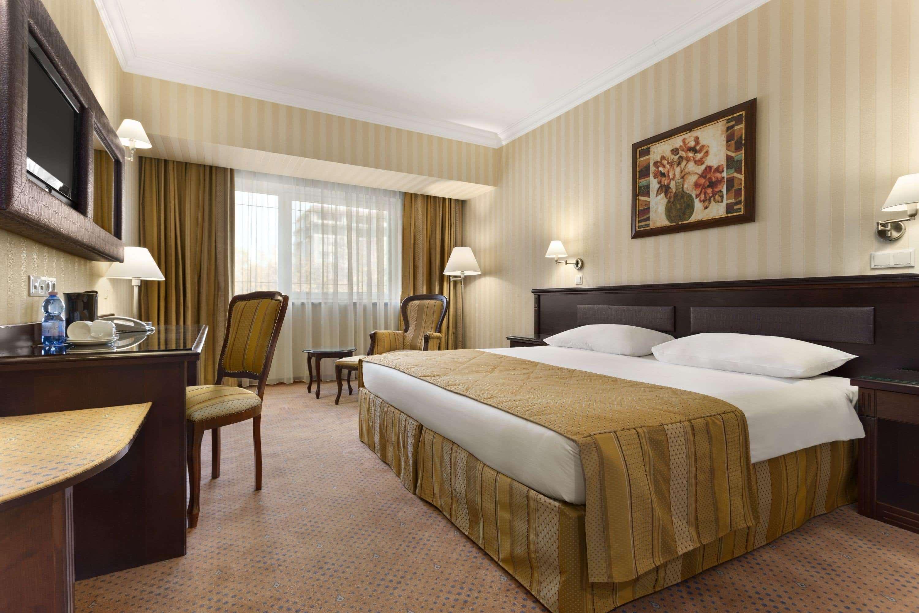 Ramada Hotel & Suites By Wyndham Bucharest North Bucareste Exterior foto